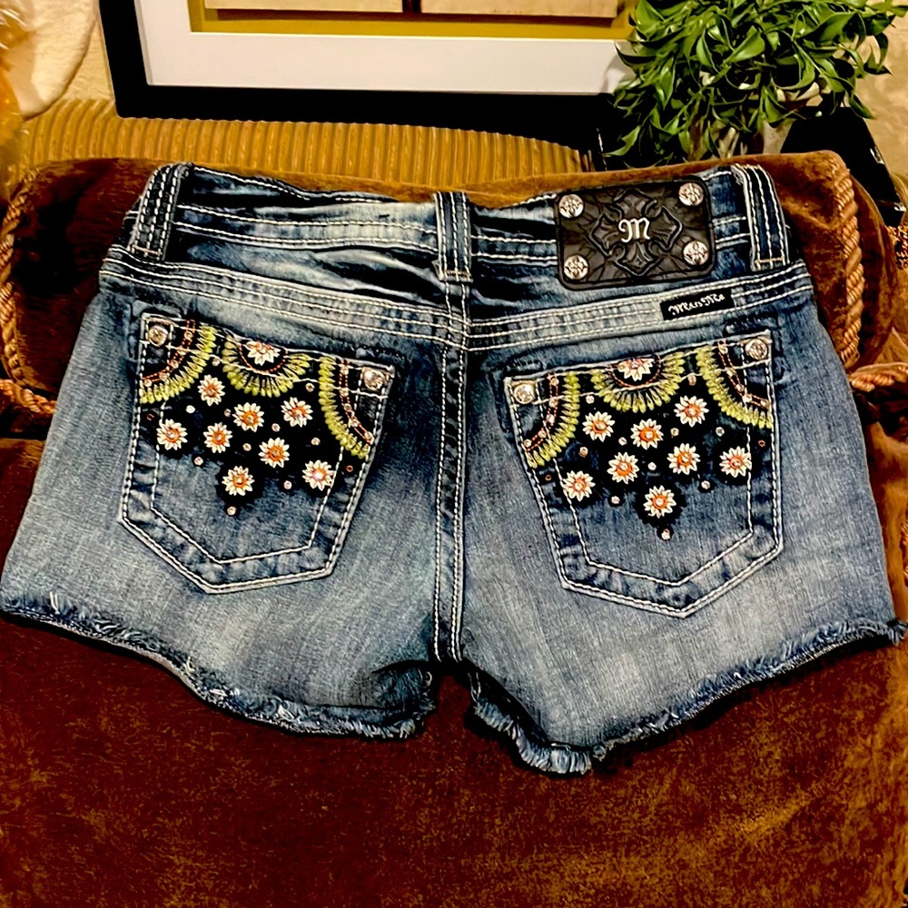 Miss Me Signature Shorts Size 27 🤠👢👩‍🎤❤️‍🩹 - Picture 2 of 8